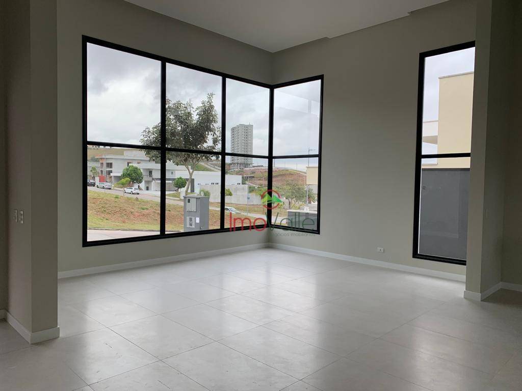 Casa de Condomínio à venda com 3 quartos, 235m² - Foto 3