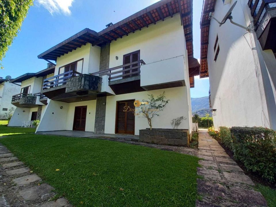 Casa de Condomínio à venda com 5 quartos, 212m² - Foto 1