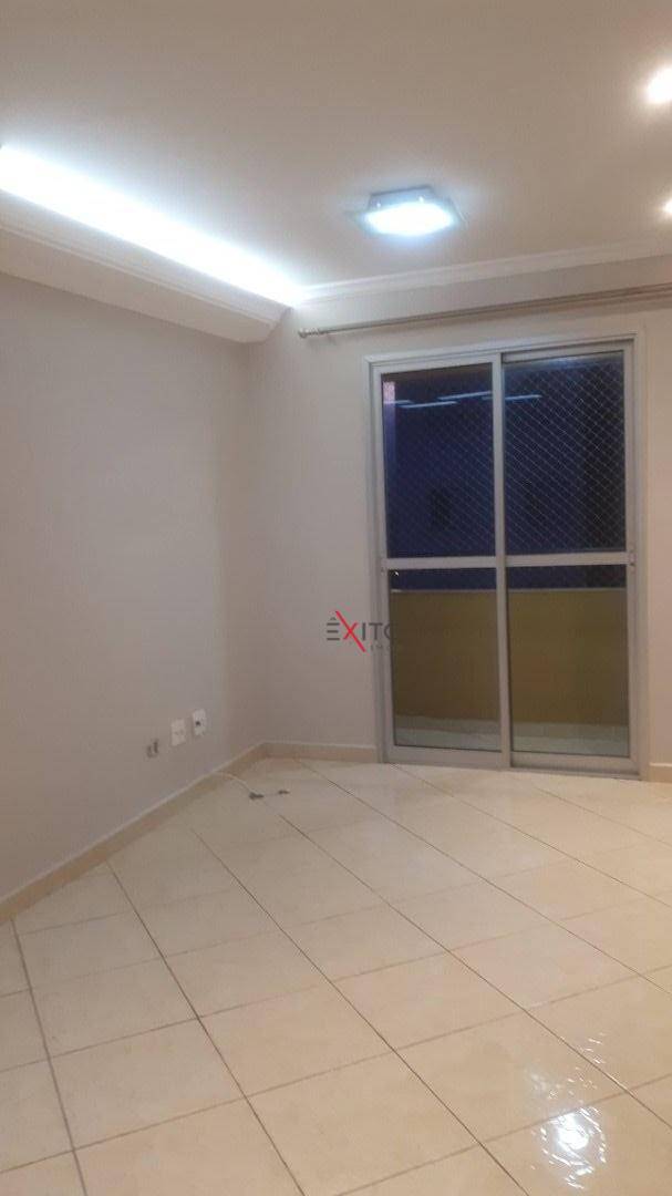 Apartamento para alugar com 3 quartos, 64m² - Foto 6