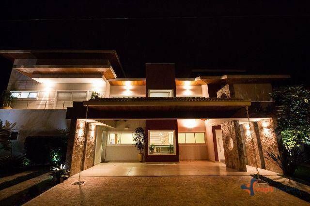 Casa de Condomínio à venda com 4 quartos, 561m² - Foto 2