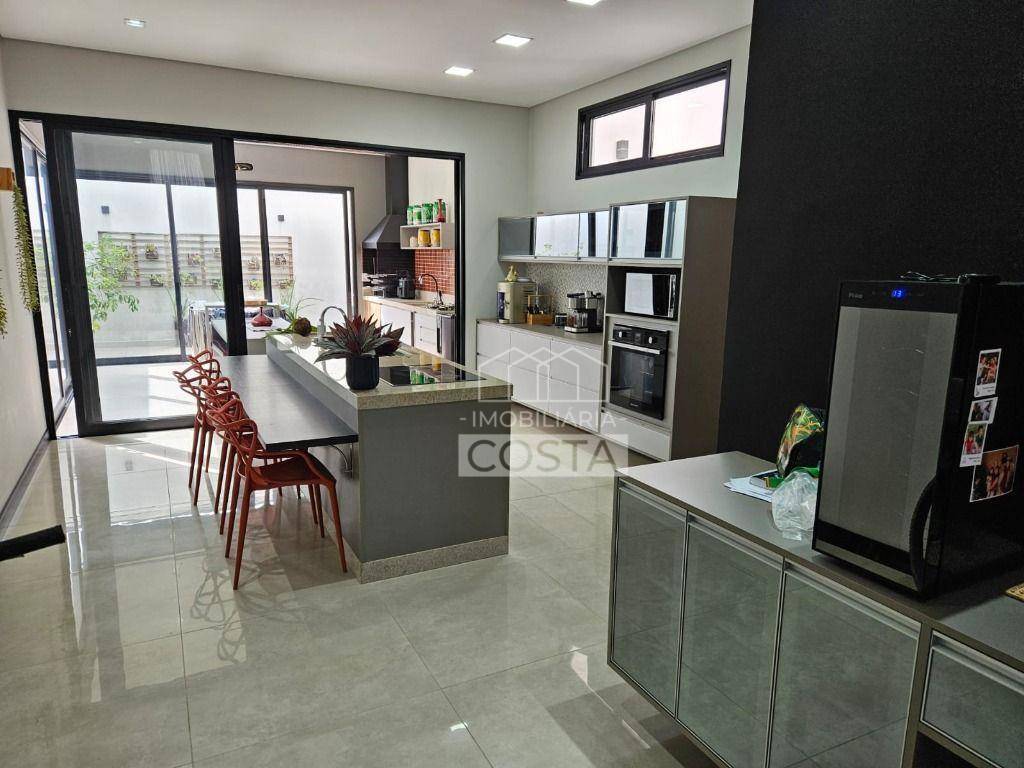 Casa de Condomínio à venda com 3 quartos, 215m² - Foto 5