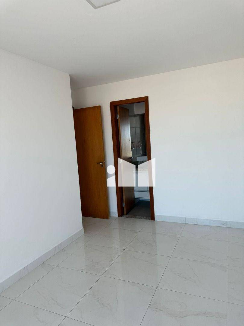 Apartamento à venda com 2 quartos, 65m² - Foto 1