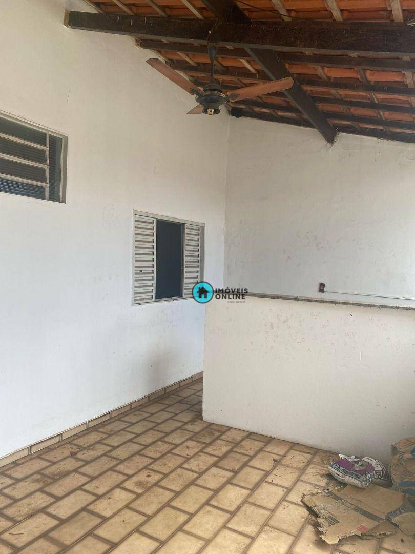 Casa à venda com 2 quartos, 53m² - Foto 1