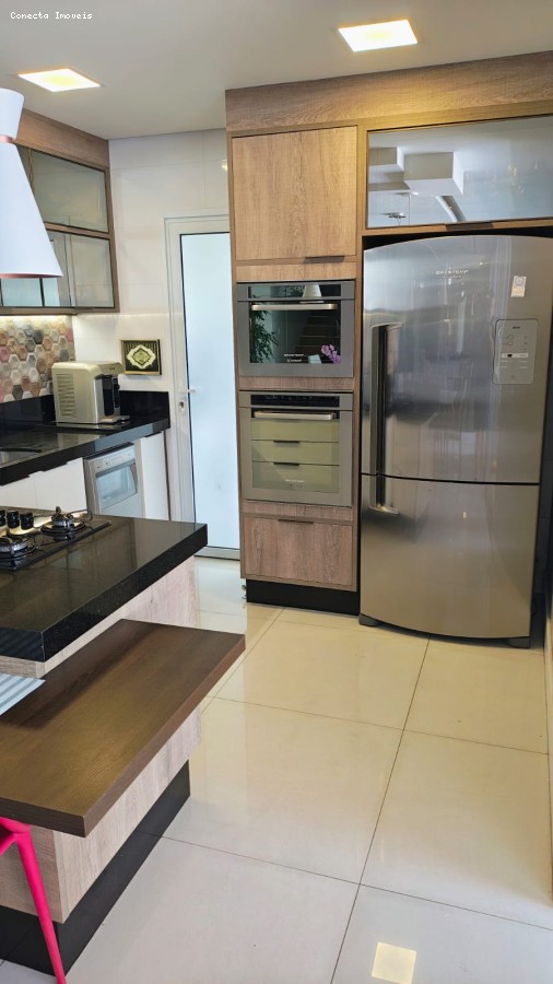 Casa de Condomínio à venda com 3 quartos, 235m² - Foto 37