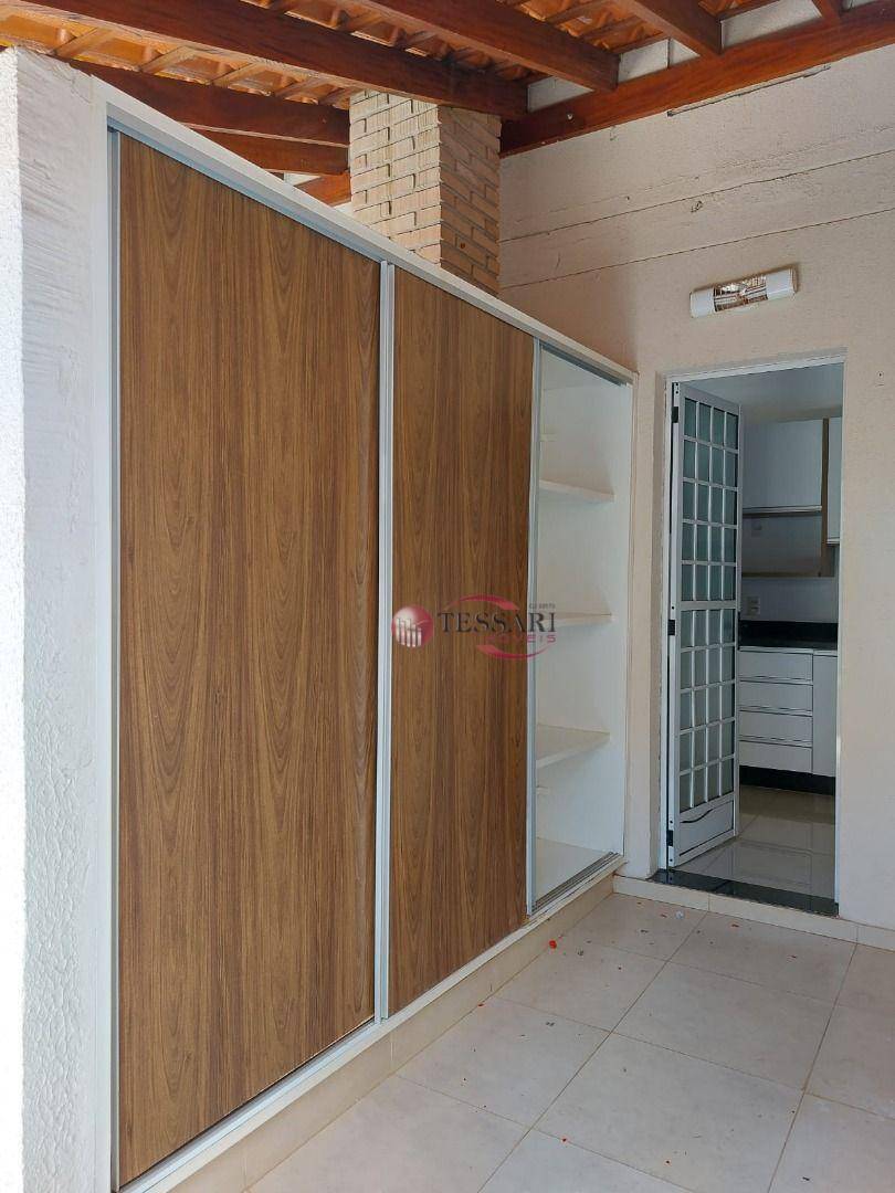 Casa para alugar com 3 quartos, 120m² - Foto 14