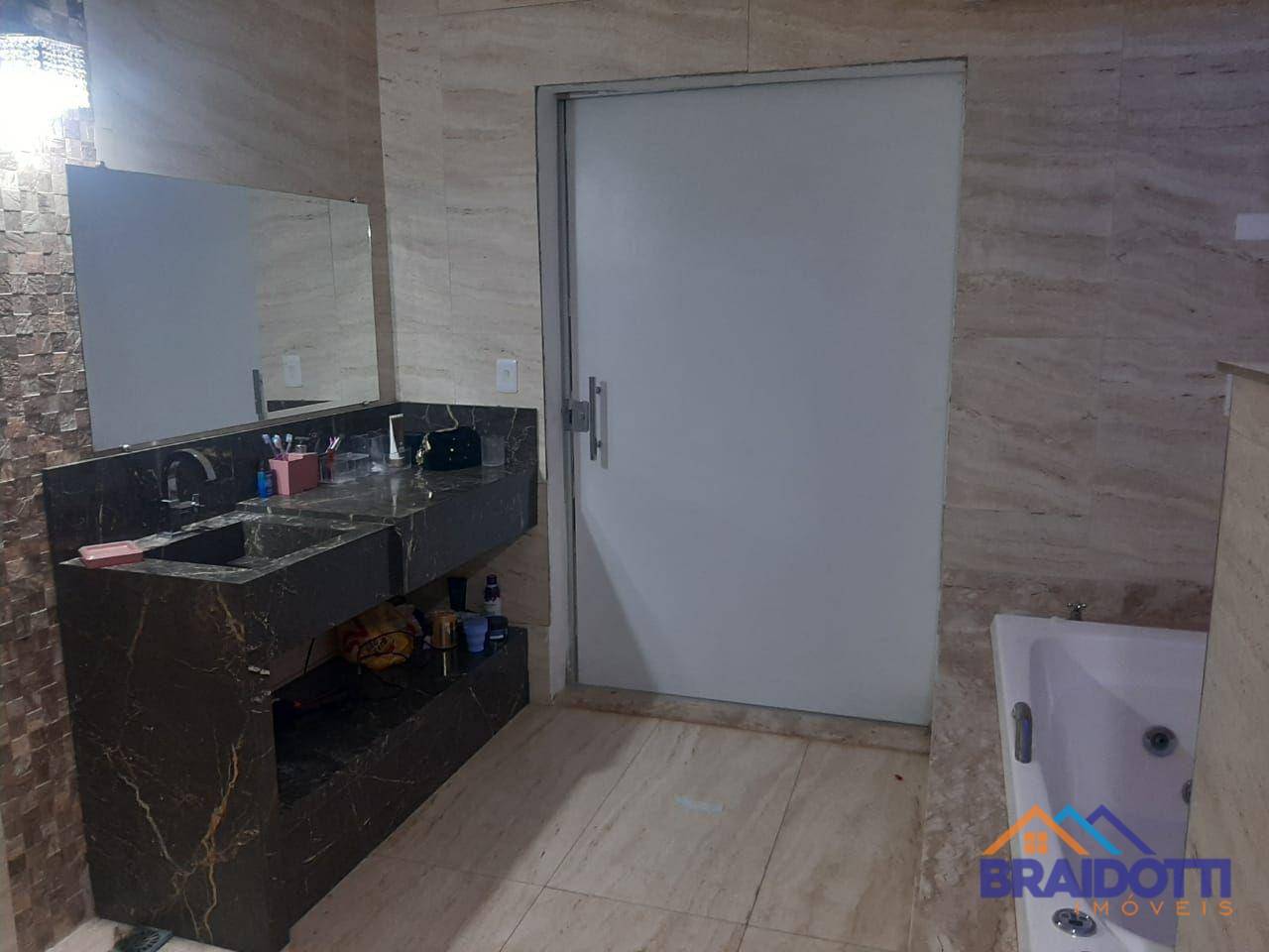 Chácara à venda com 3 quartos, 300m² - Foto 2