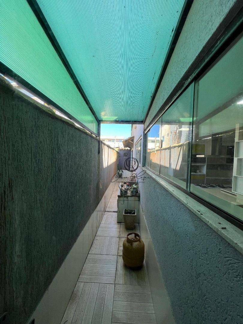 Casa para alugar com 4 quartos, 289m² - Foto 30