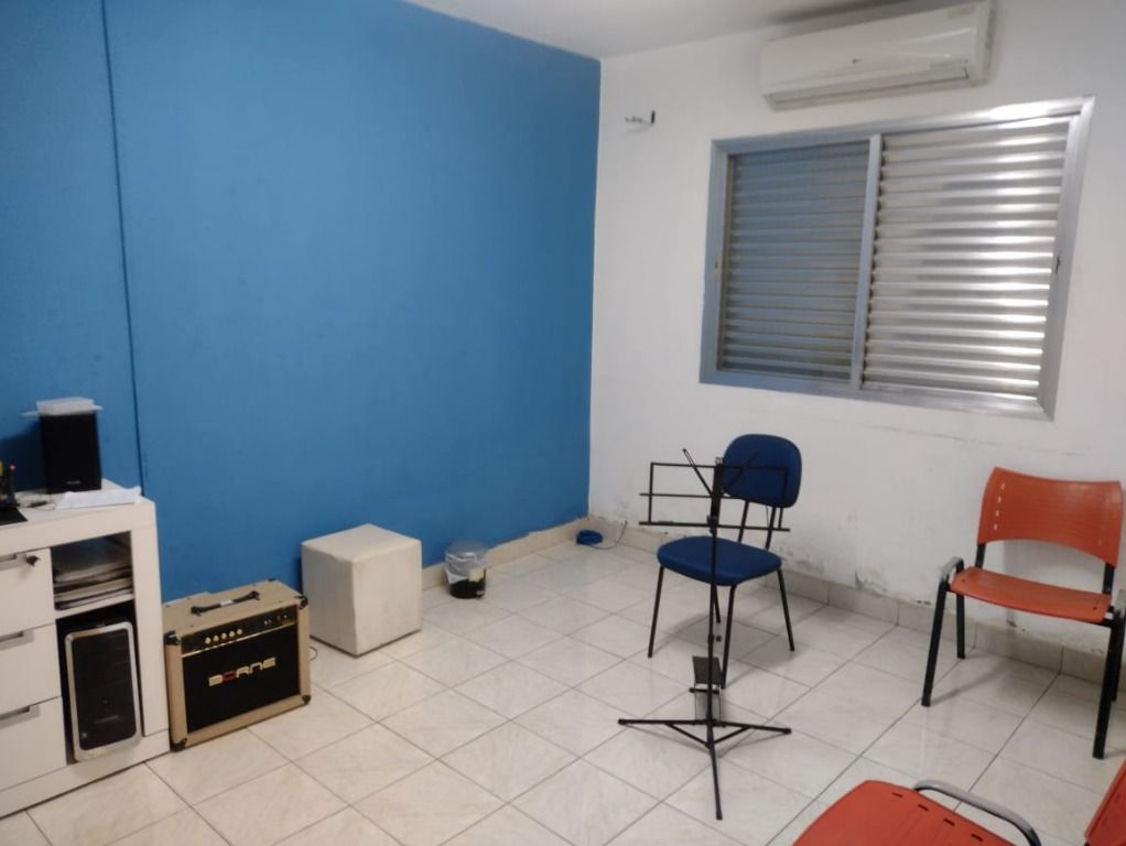 Casa à venda com 4 quartos, 180m² - Foto 10