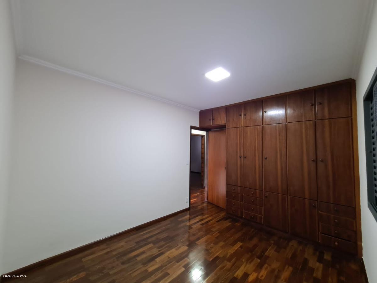 Casa à venda com 3 quartos, 400m² - Foto 11