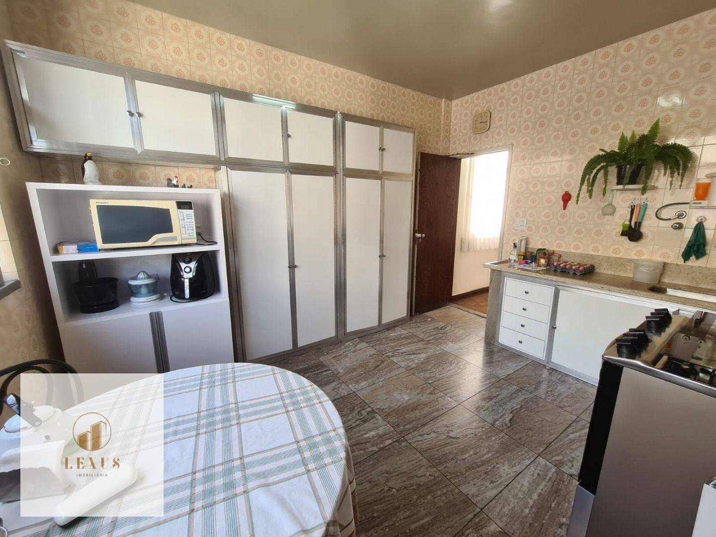 Apartamento à venda com 4 quartos, 240m² - Foto 17