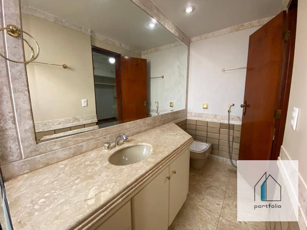 Apartamento à venda com 3 quartos, 220m² - Foto 25