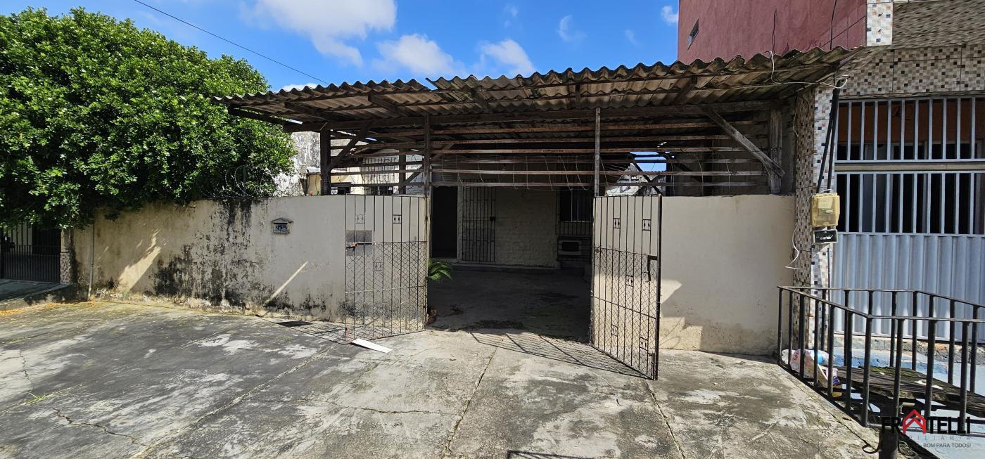 Casa à venda com 3 quartos, 200m² - Foto 1