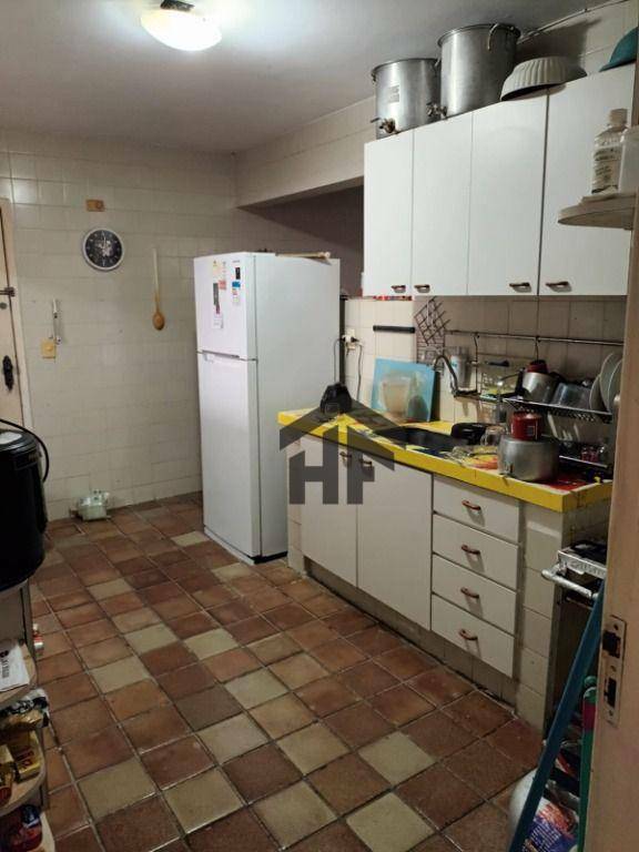 Apartamento à venda com 3 quartos, 159m² - Foto 7