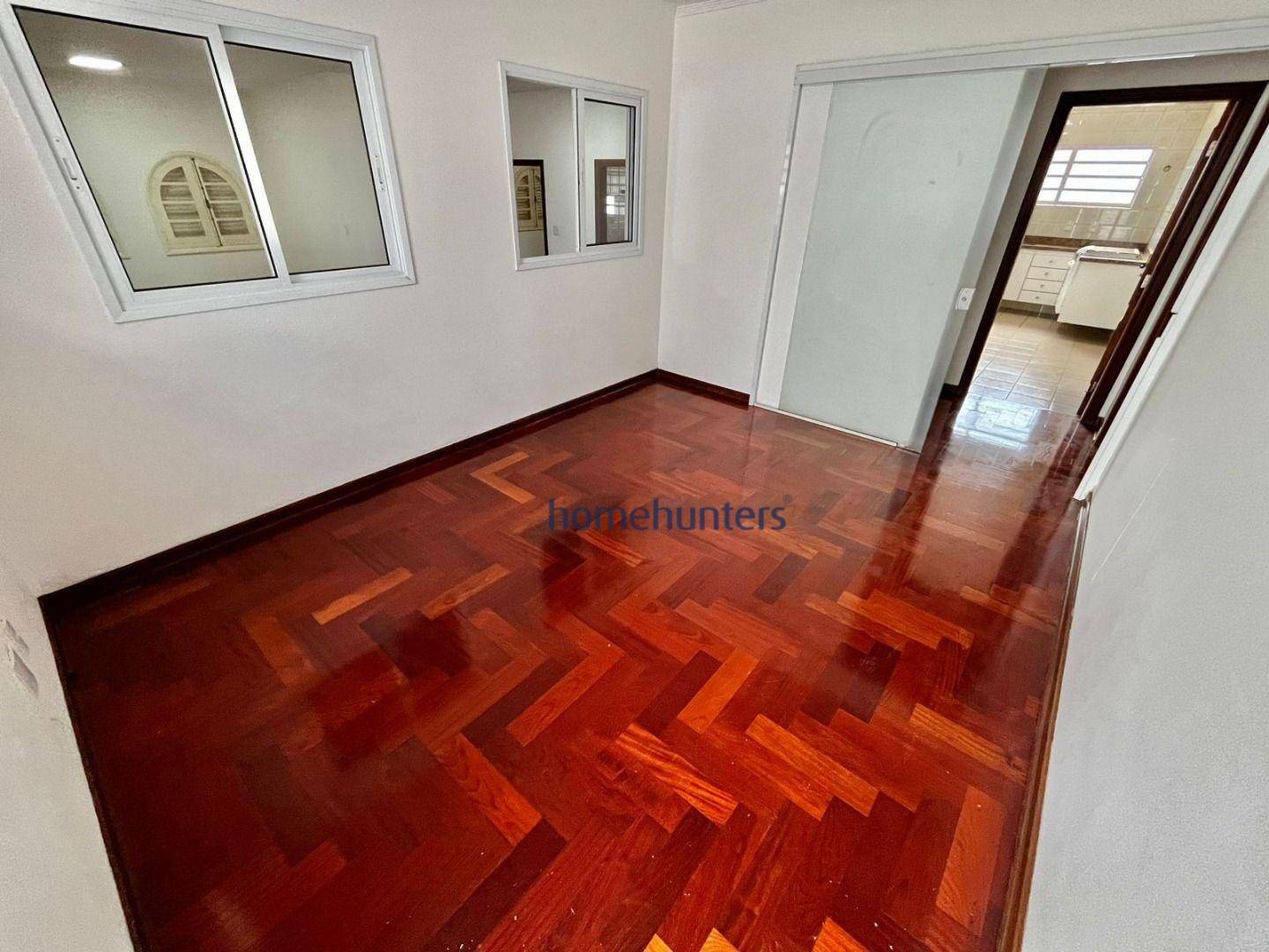 Casa para alugar com 5 quartos, 328m² - Foto 13