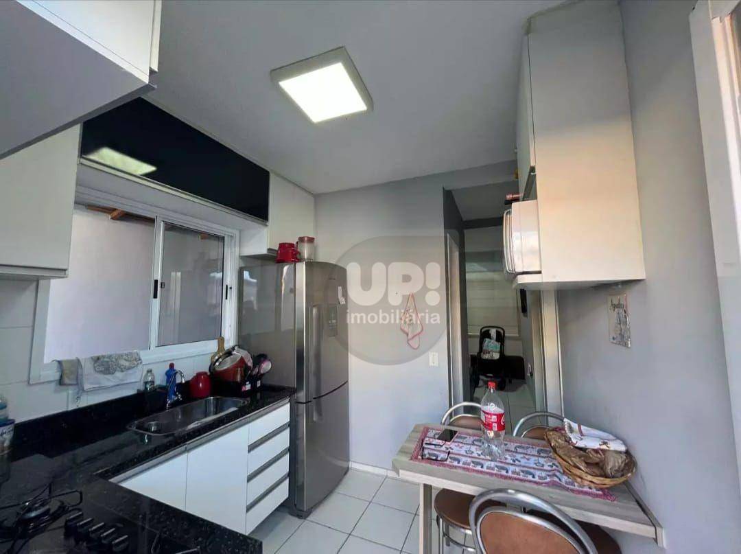 Casa à venda com 2 quartos, 140m² - Foto 6