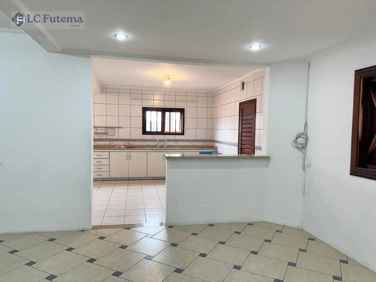 Casa de Condomínio para alugar com 3 quartos, 220m² - Foto 12