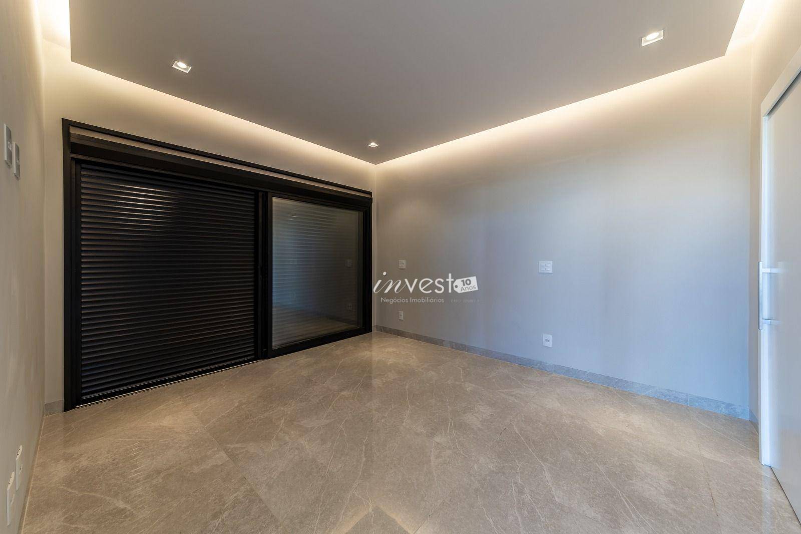 Casa à venda com 4 quartos, 395m² - Foto 4