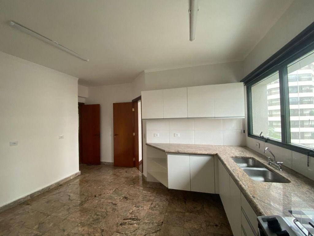 Apartamento à venda com 3 quartos, 157m² - Foto 22