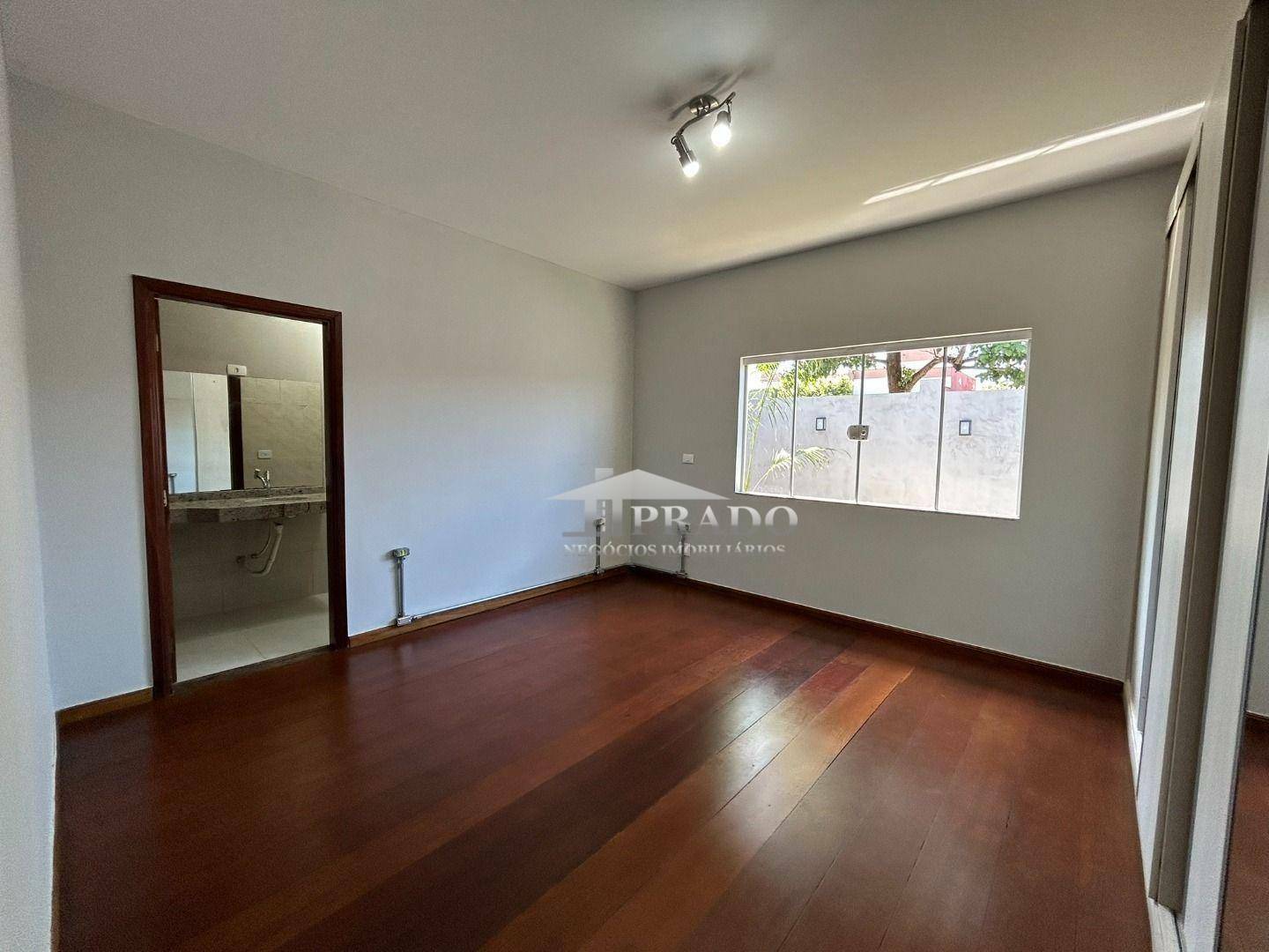 Casa à venda com 3 quartos, 220m² - Foto 22