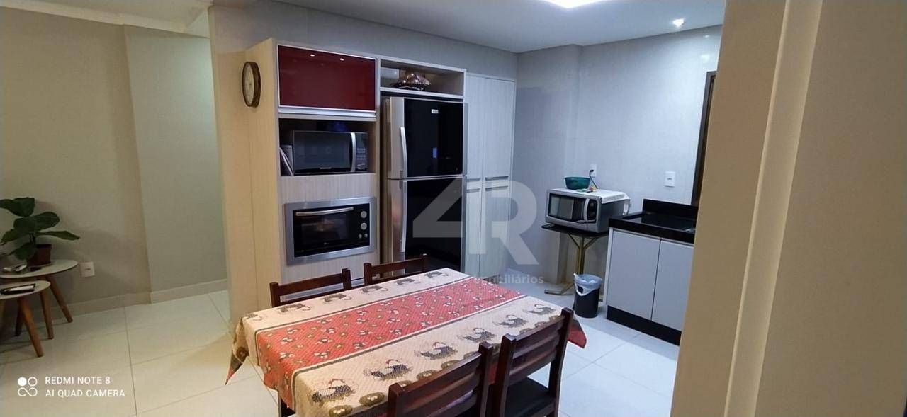 Apartamento à venda com 3 quartos, 204m² - Foto 4