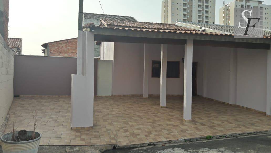 Casa à venda com 2 quartos, 110m² - Foto 2