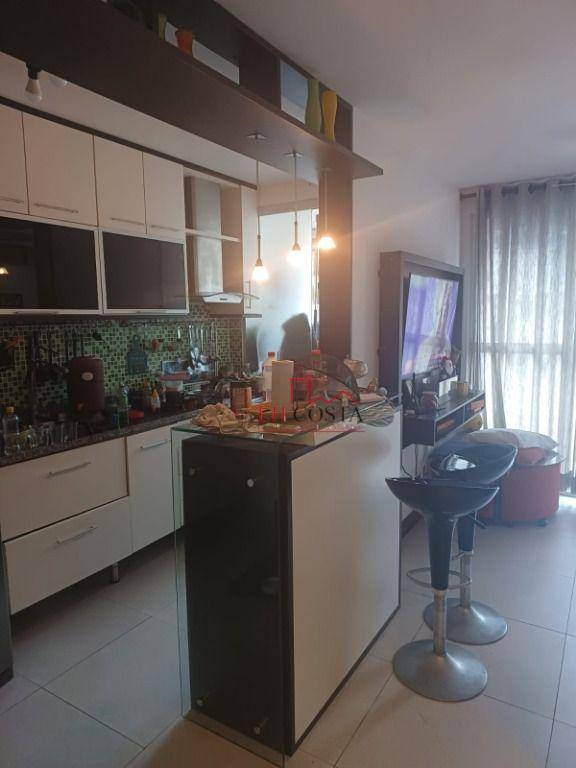 Apartamento à venda com 2 quartos, 74m² - Foto 4