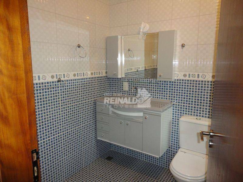Casa de Condomínio para alugar com 3 quartos, 250m² - Foto 42