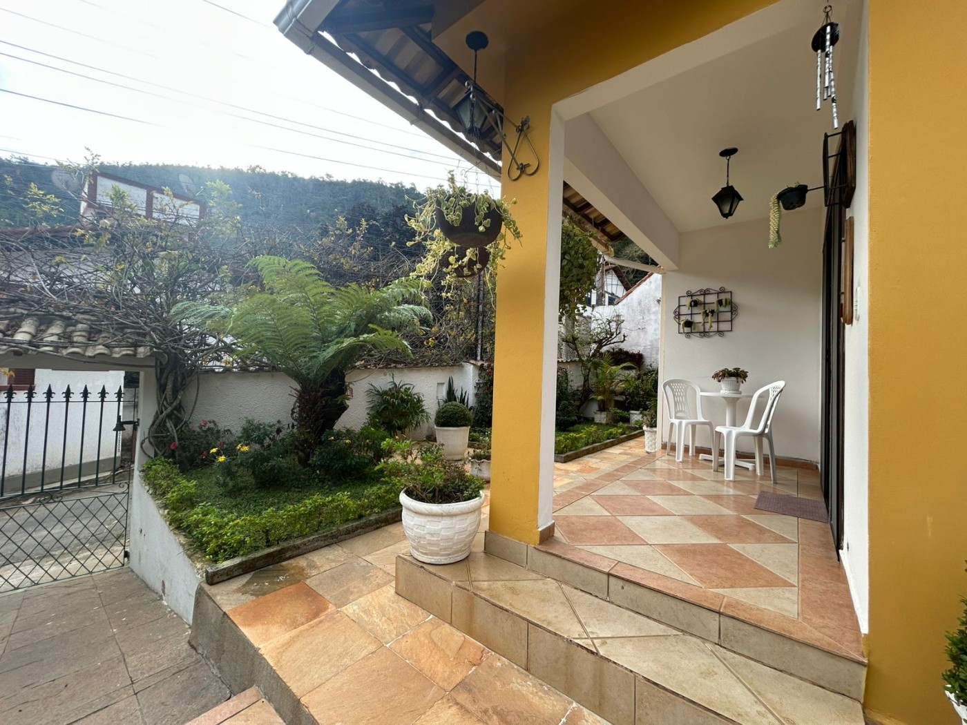 Casa à venda com 4 quartos, 240m² - Foto 4