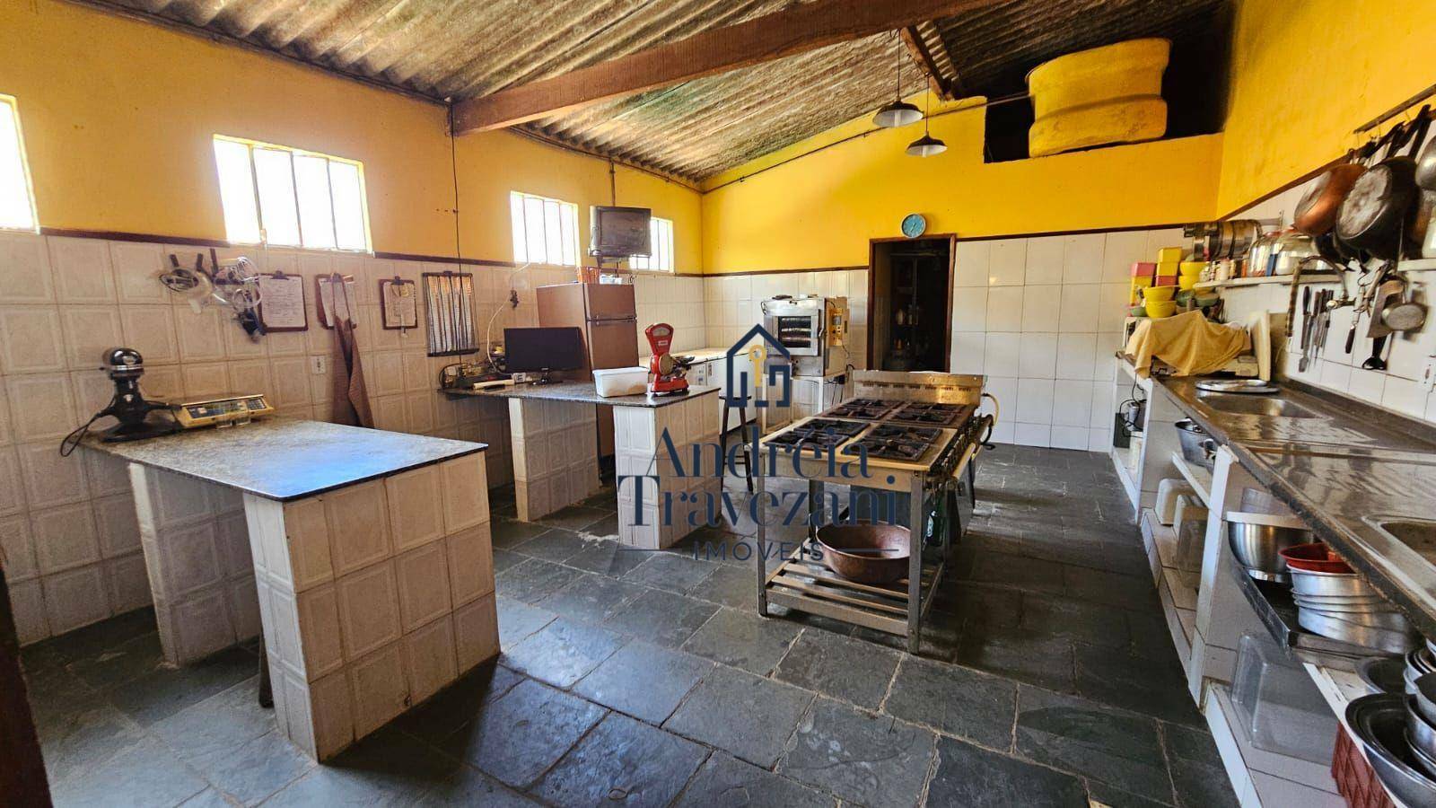 Casa de Condomínio à venda com 4 quartos, 287m² - Foto 9