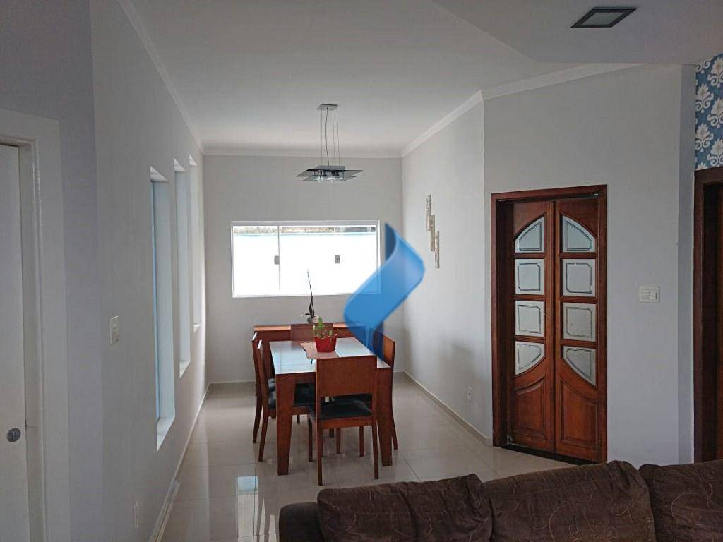 Casa de Condomínio à venda com 3 quartos, 205m² - Foto 4