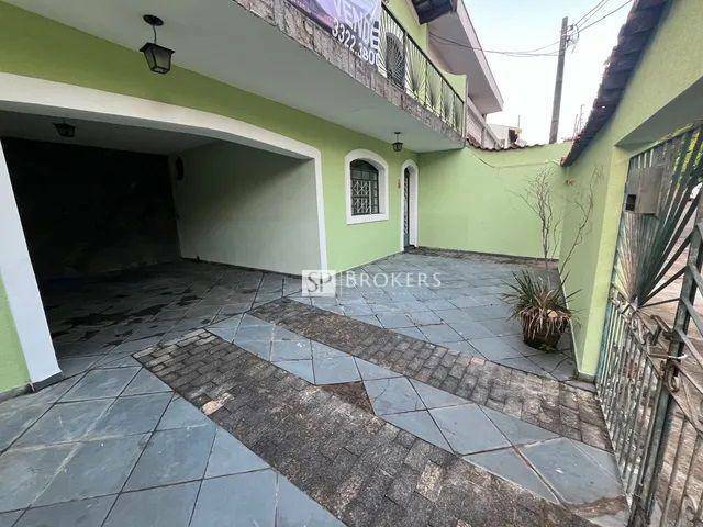 Casa à venda com 4 quartos, 200m² - Foto 3