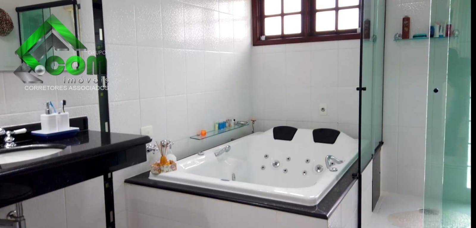 Casa de Condomínio à venda com 4 quartos, 550m² - Foto 30