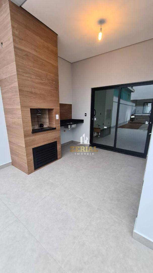 Sobrado à venda com 3 quartos, 234m² - Foto 1