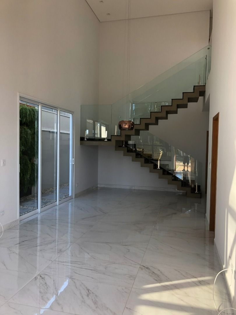 Casa à venda com 4 quartos, 308m² - Foto 7