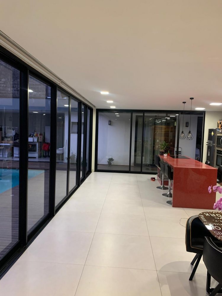 Casa, 4 quartos, 330 m² - Foto 2