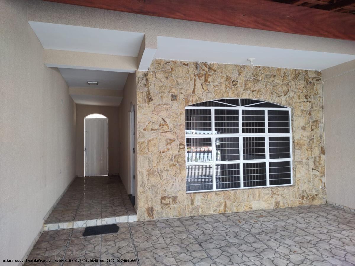 Casa à venda com 3 quartos, 200m² - Foto 1