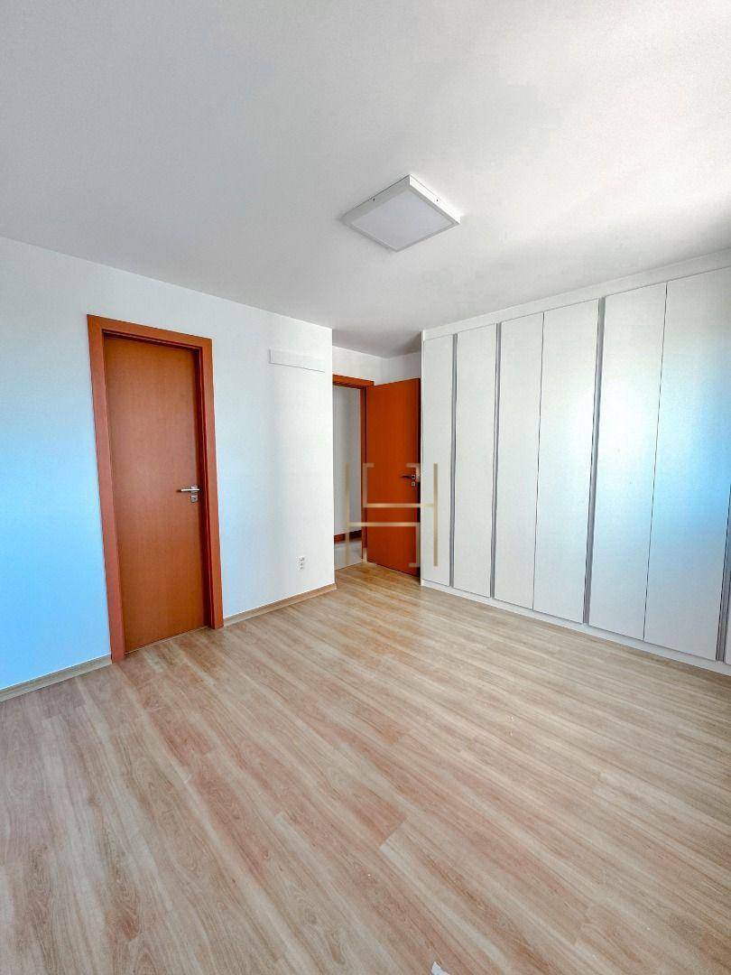 Apartamento à venda com 4 quartos, 136m² - Foto 7