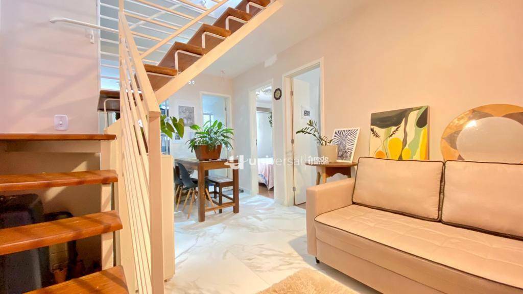 Cobertura à venda com 2 quartos, 110m² - Foto 2