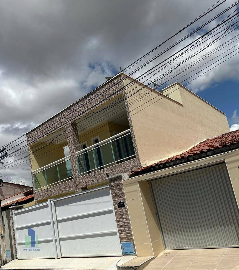 Casa de Condomínio à venda com 3 quartos, 230m² - Foto 2