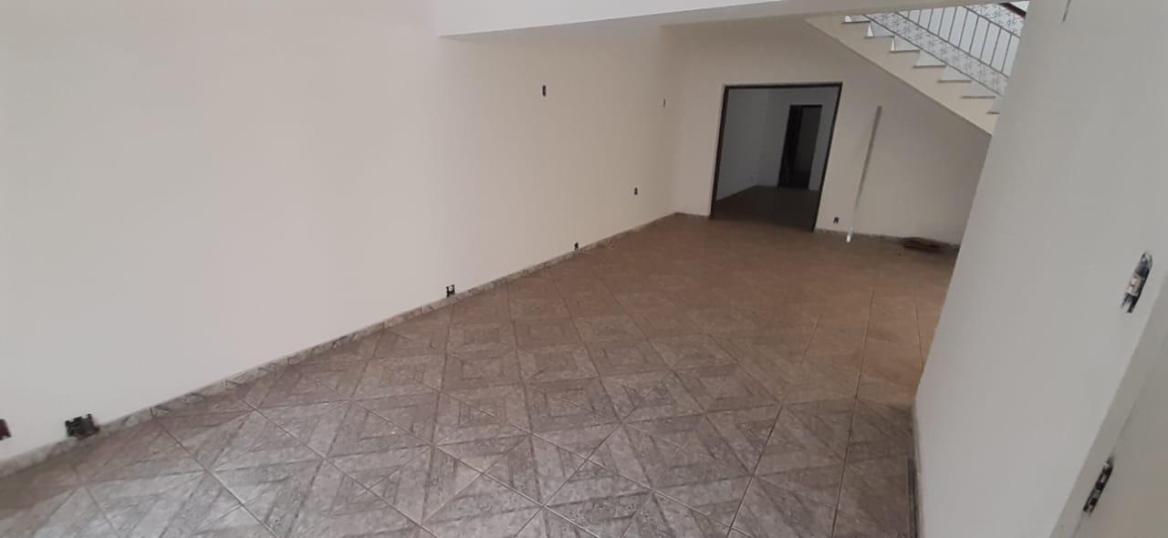 Casa para alugar com 3 quartos, 168m² - Foto 3