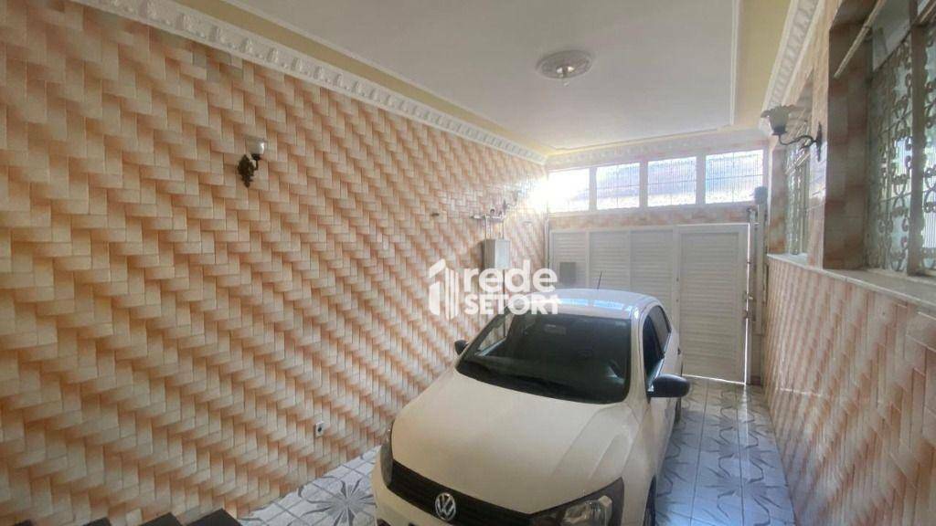 Casa à venda com 4 quartos, 110m² - Foto 2
