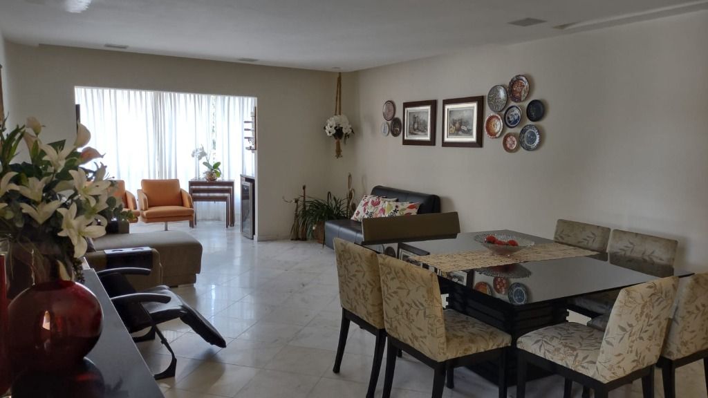 Apartamento à venda com 3 quartos, 180m² - Foto 2