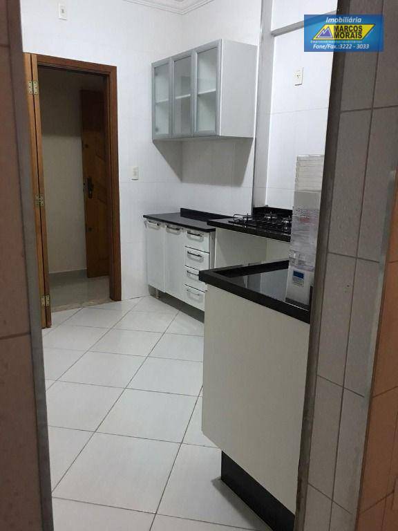 Apartamento para alugar com 3 quartos, 115m² - Foto 8