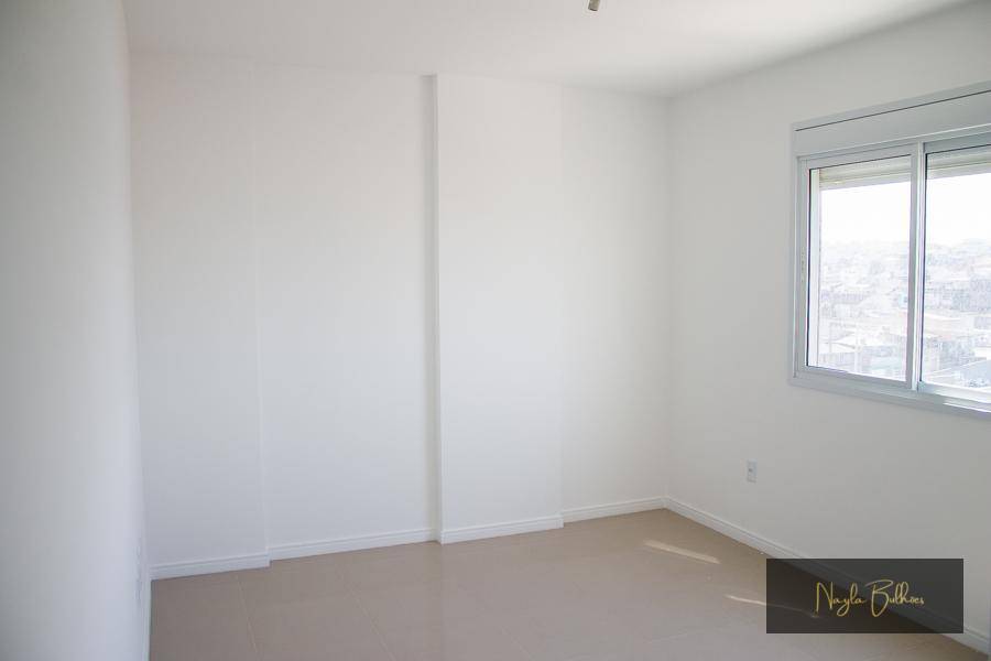 Apartamento à venda com 3 quartos, 93m² - Foto 2