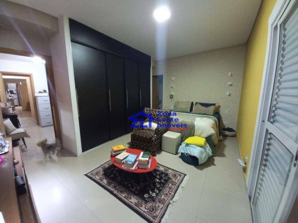 Casa à venda e aluguel com 3 quartos, 150m² - Foto 1