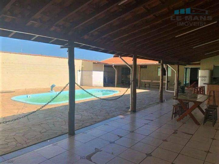 Casa à venda e aluguel com 2 quartos, 240m² - Foto 1