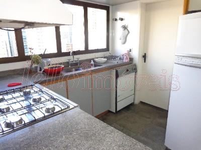 Apartamento para alugar com 3 quartos, 165m² - Foto 19