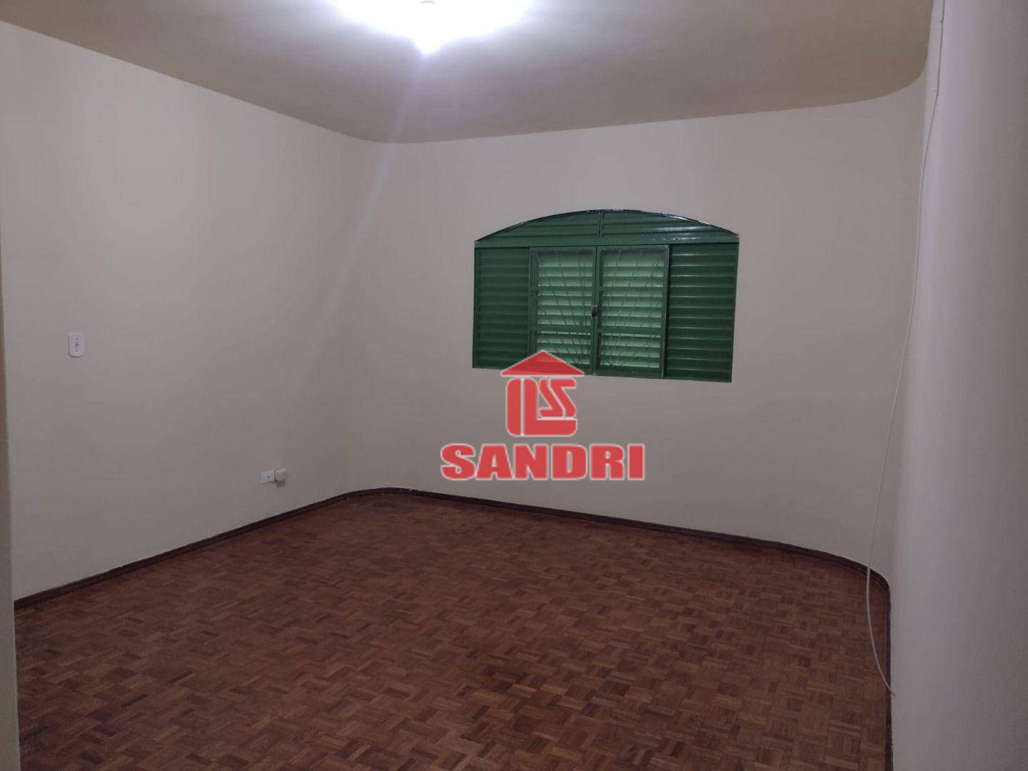 Casa para alugar com 3 quartos, 200m² - Foto 10