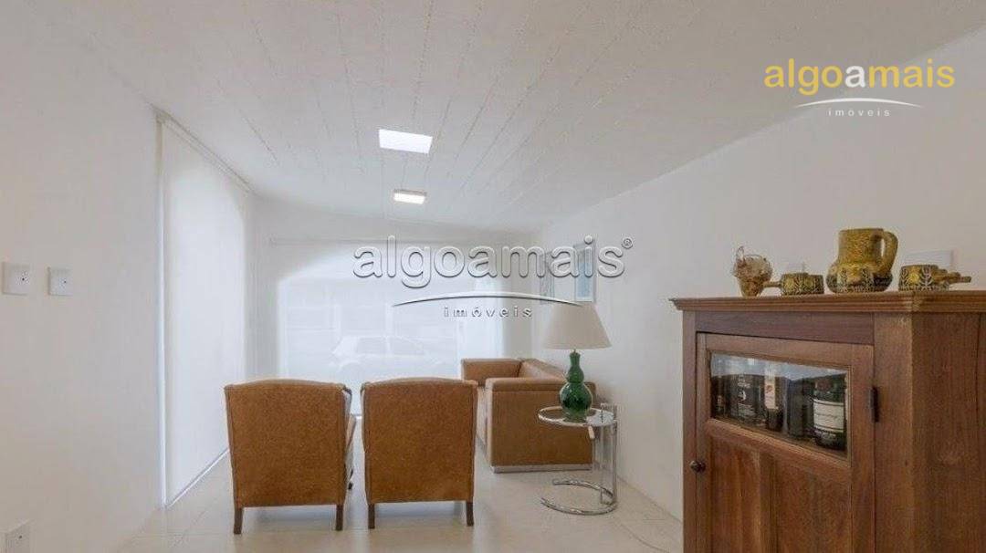 Casa à venda com 4 quartos, 209m² - Foto 9