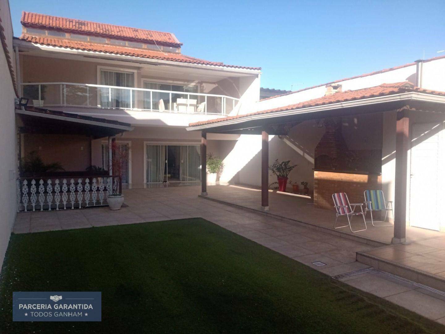 Casa à venda com 4 quartos, 373m² - Foto 2